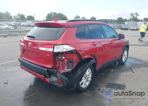 2024 Toyota Corolla Cross Le z USA, uszkodzony, nr VIN 7MUCAAAG2RV111886